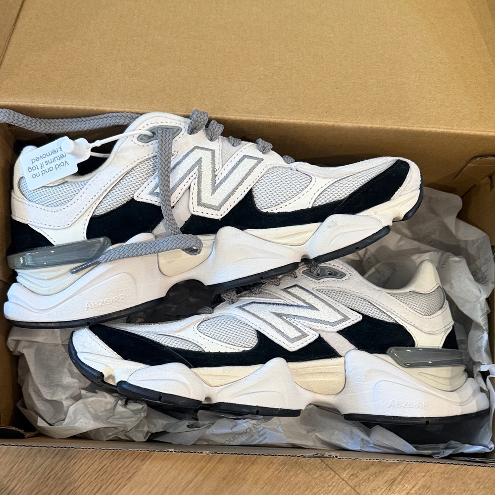 New Balance 9060 Sneakers
